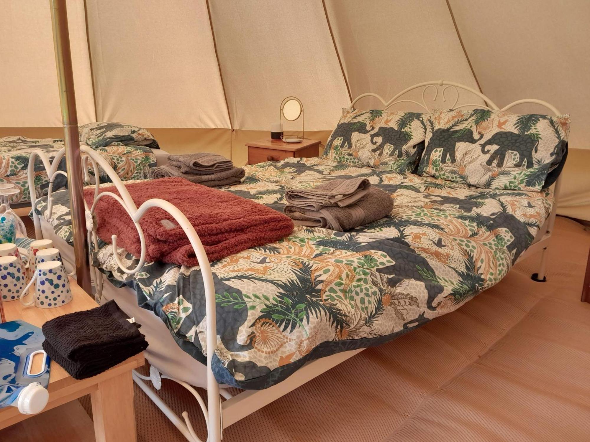 Cornish Skies Glamping Pool Exterior photo